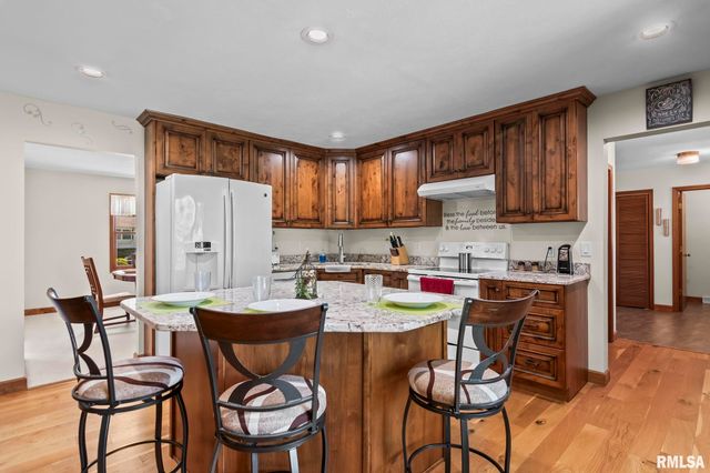 82 Stony Creek Drive, Chatham, IL 62629