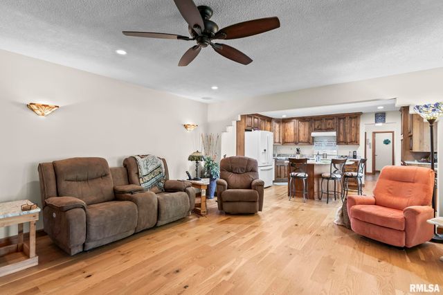 82 Stony Creek Drive, Chatham, IL 62629