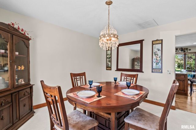 82 Stony Creek Drive, Chatham, IL 62629