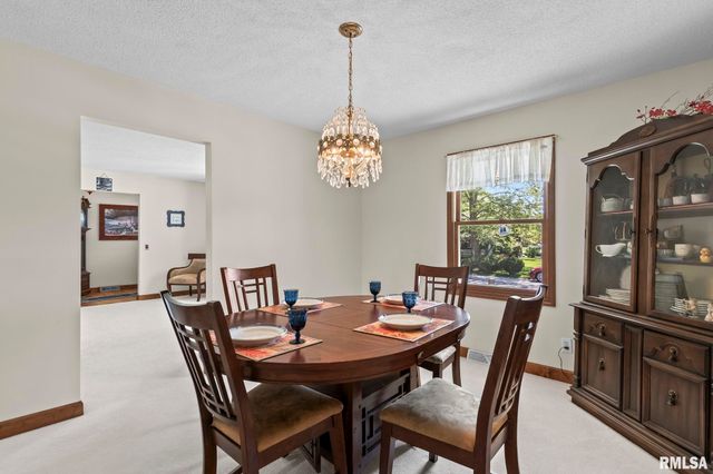 82 Stony Creek Drive, Chatham, IL 62629