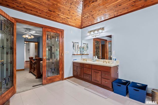 82 Stony Creek Drive, Chatham, IL 62629