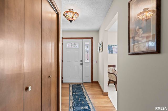82 Stony Creek Drive, Chatham, IL 62629