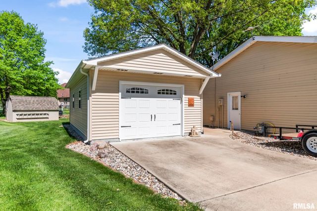 82 Stony Creek Drive, Chatham, IL 62629