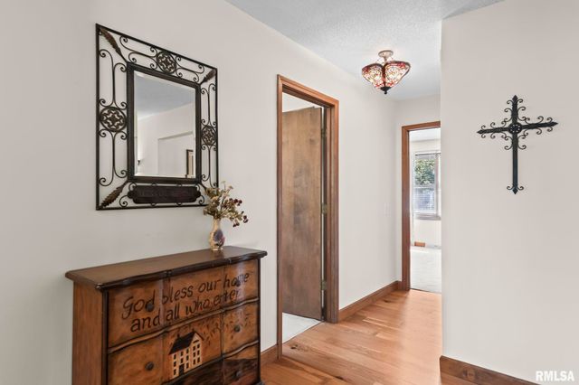 82 Stony Creek Drive, Chatham, IL 62629