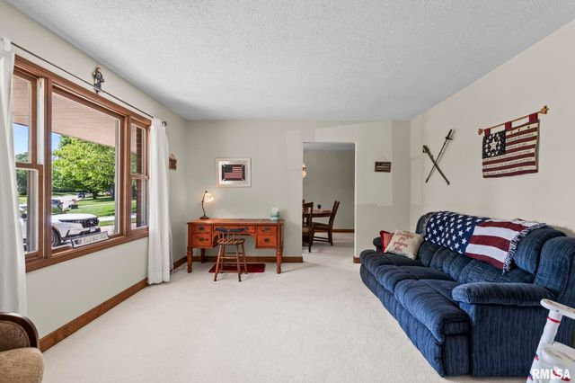 82 Stony Creek Drive, Chatham, IL 62629