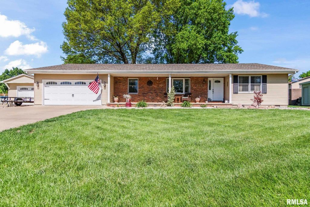 82 Stony Creek Drive, Chatham, IL 62629