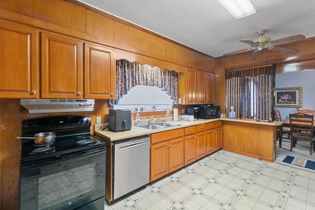 200 Forrest Street, Headland, AL 36345