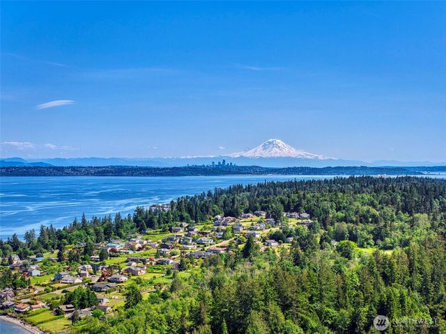 24115 Madura Drive NE, Kingston, WA 98346