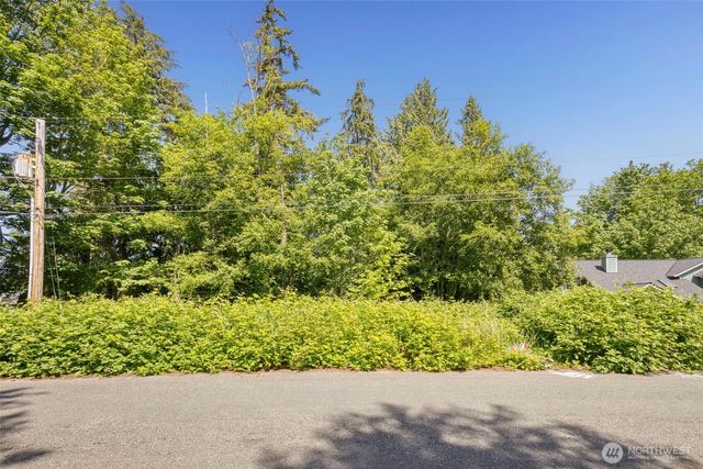 24115 Madura Drive NE, Kingston, WA 98346