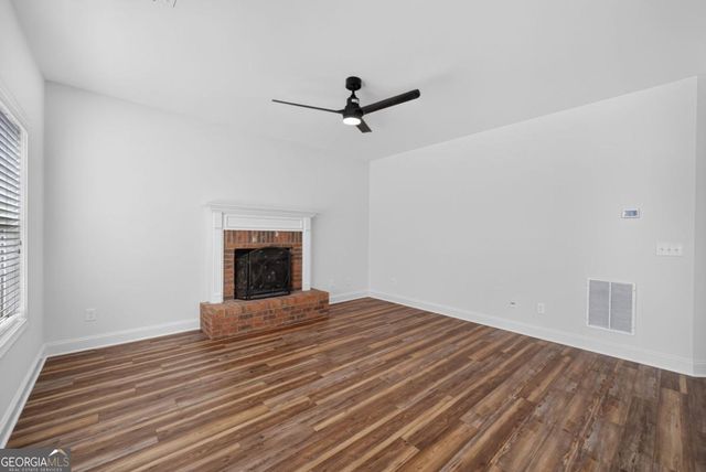 6280 Cove Creek Drive, Flowery Branch, GA 30542
