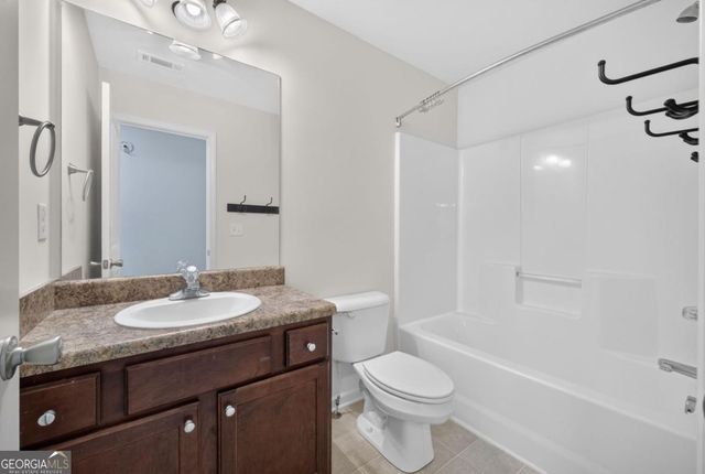 6280 Cove Creek Drive, Flowery Branch, GA 30542