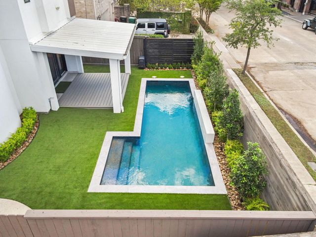 6011 Burgoyne Road A, Houston, TX 77057