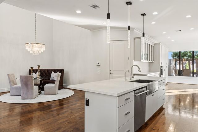 6011 Burgoyne Road A, Houston, TX 77057