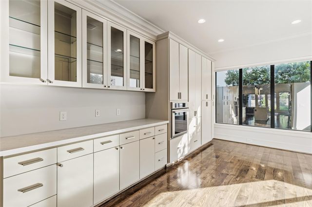 6011 Burgoyne Road A, Houston, TX 77057