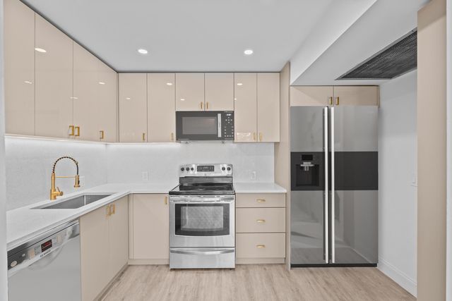 204 Mansfield E 204, Boca Raton, FL 33434