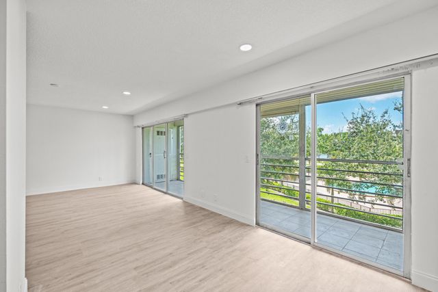 204 Mansfield E 204, Boca Raton, FL 33434