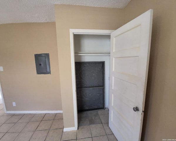 2443 W HUISACHE AVE, San Antonio, TX 78228