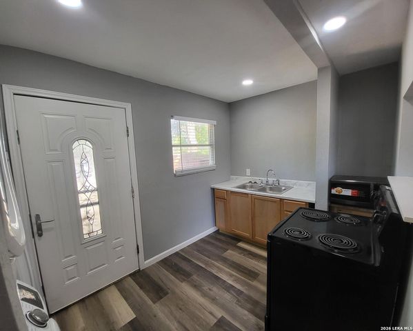 2443 W HUISACHE AVE, San Antonio, TX 78228