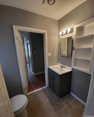 2443 W HUISACHE AVE, San Antonio, TX 78228
