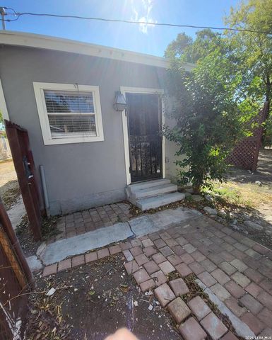2443 W HUISACHE AVE, San Antonio, TX 78228