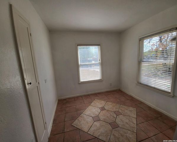 2443 W HUISACHE AVE, San Antonio, TX 78228