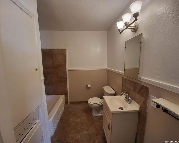 2443 W HUISACHE AVE, San Antonio, TX 78228