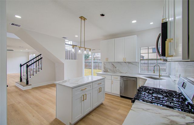 206 Needleleaf Lane, Sugar Land, TX 77479