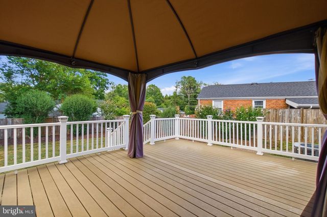 2906 BREEZY TER, Alexandria, VA 22303