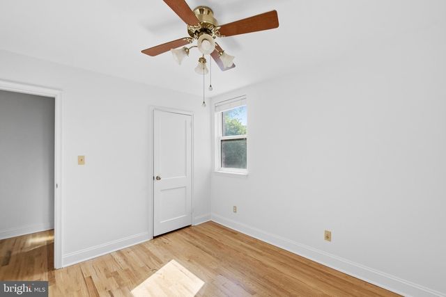 2906 BREEZY TER, Alexandria, VA 22303