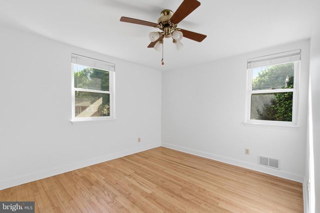 2906 BREEZY TER, Alexandria, VA 22303