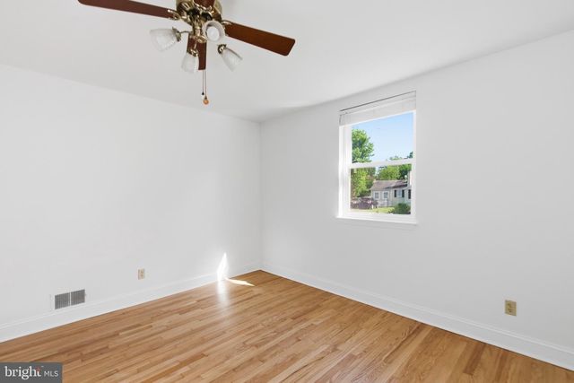 2906 BREEZY TER, Alexandria, VA 22303