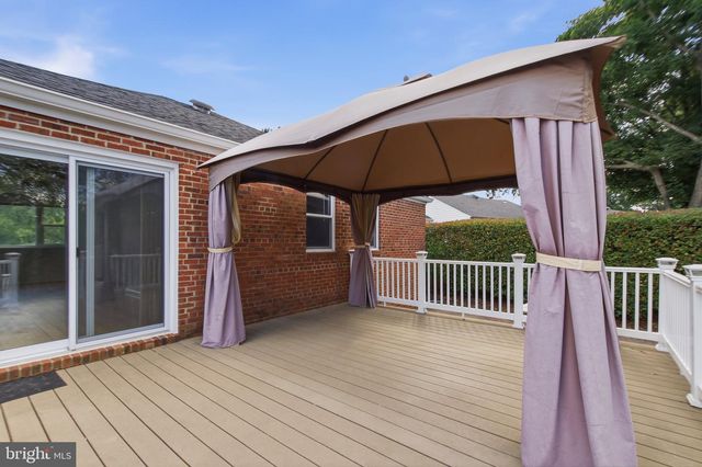 2906 BREEZY TER, Alexandria, VA 22303