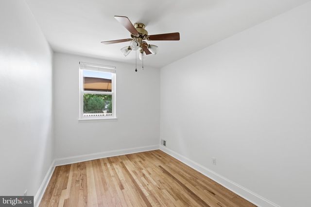 2906 BREEZY TER, Alexandria, VA 22303