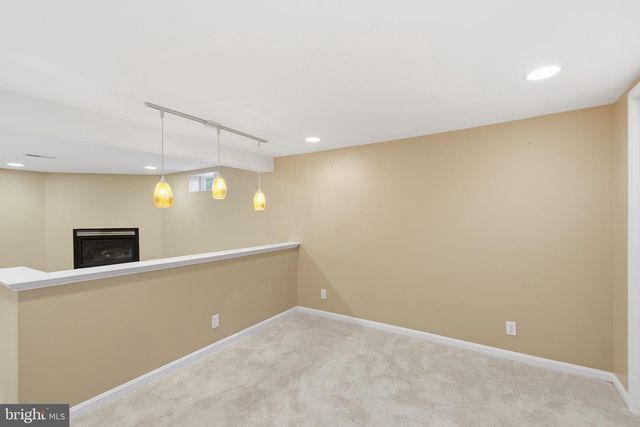 2906 BREEZY TER, Alexandria, VA 22303