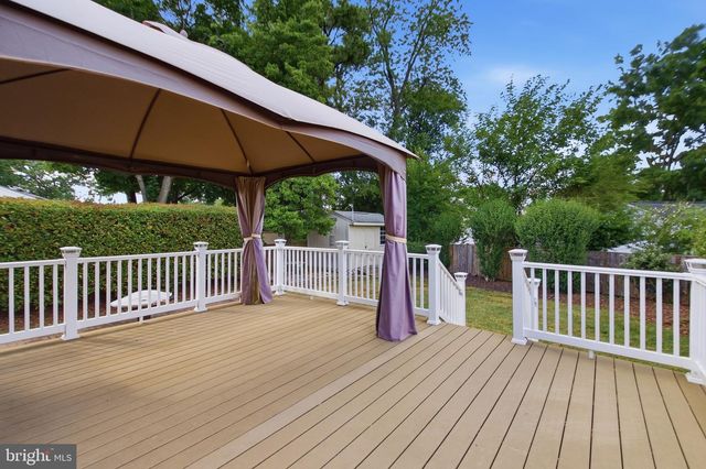 2906 BREEZY TER, Alexandria, VA 22303
