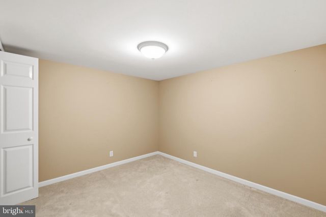 2906 BREEZY TER, Alexandria, VA 22303