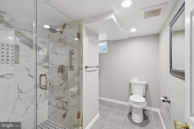 2906 BREEZY TER, Alexandria, VA 22303