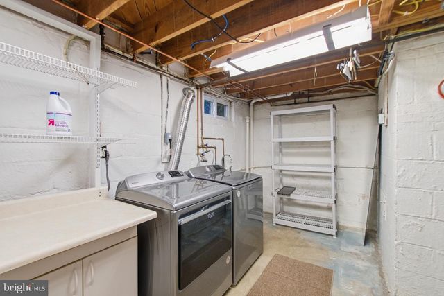 2906 BREEZY TER, Alexandria, VA 22303
