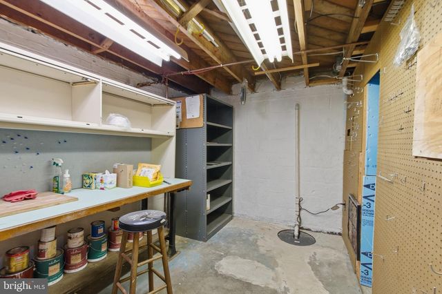 2906 BREEZY TER, Alexandria, VA 22303