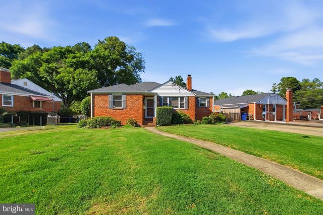 2906 BREEZY TER, Alexandria, VA 22303