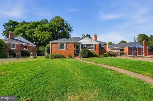 2906 BREEZY TER, Alexandria, VA 22303