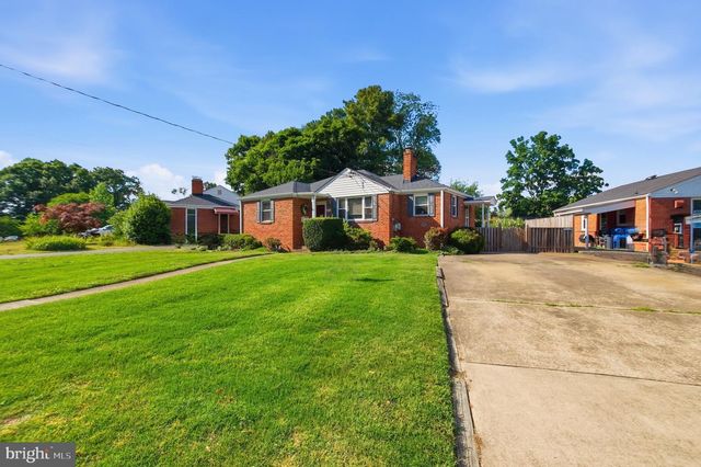 2906 BREEZY TER, Alexandria, VA 22303