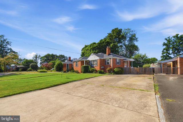 2906 BREEZY TER, Alexandria, VA 22303