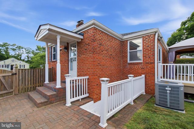 2906 BREEZY TER, Alexandria, VA 22303