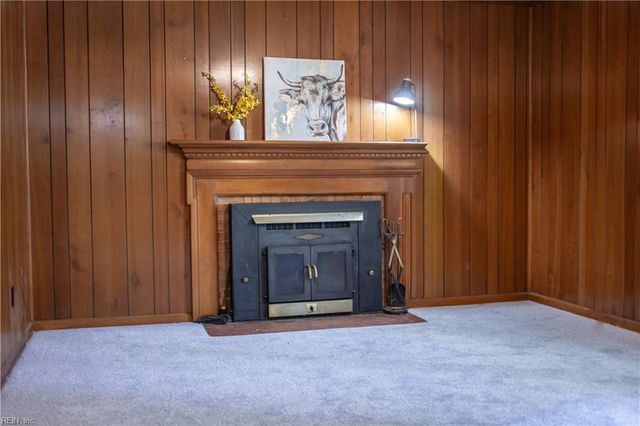235 Dominion DR, Newport News, VA 23602