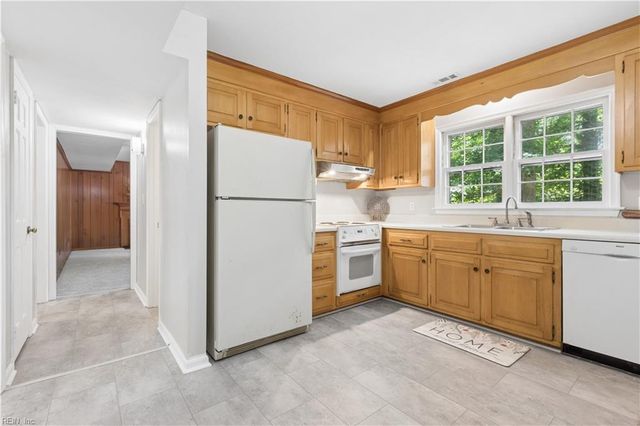 235 Dominion DR, Newport News, VA 23602
