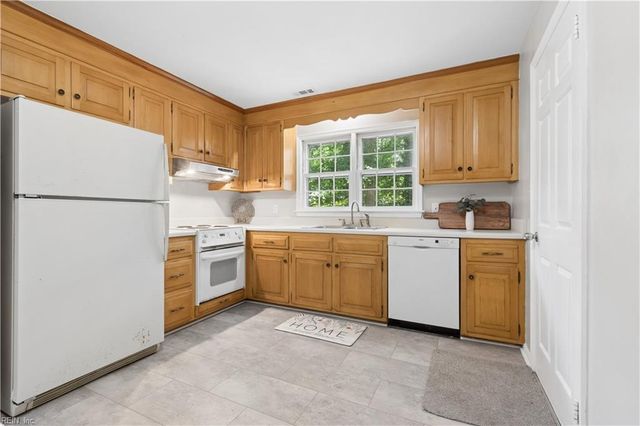 235 Dominion DR, Newport News, VA 23602