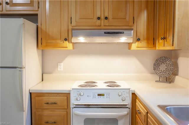 235 Dominion DR, Newport News, VA 23602