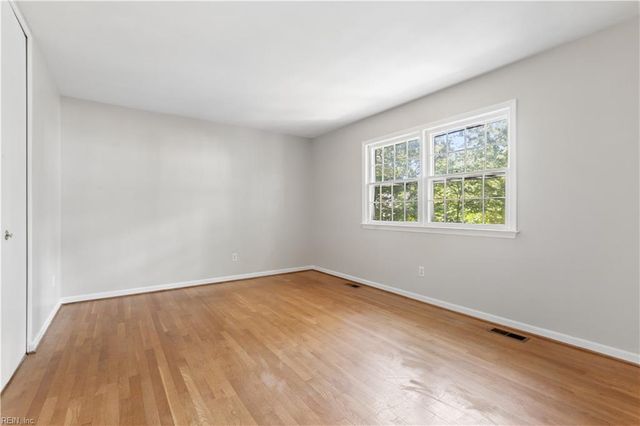 235 Dominion DR, Newport News, VA 23602