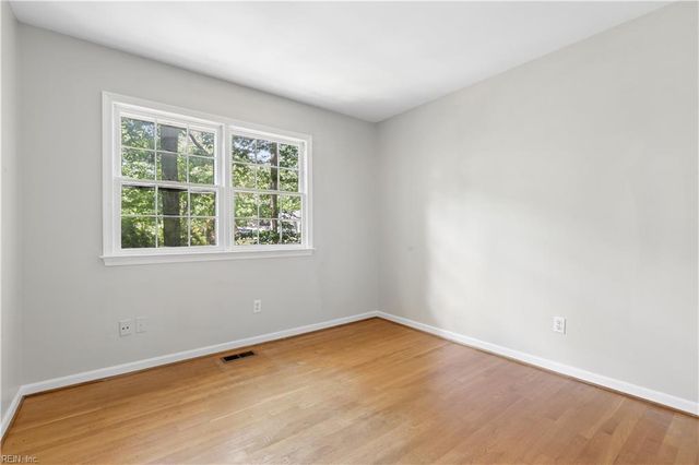235 Dominion DR, Newport News, VA 23602